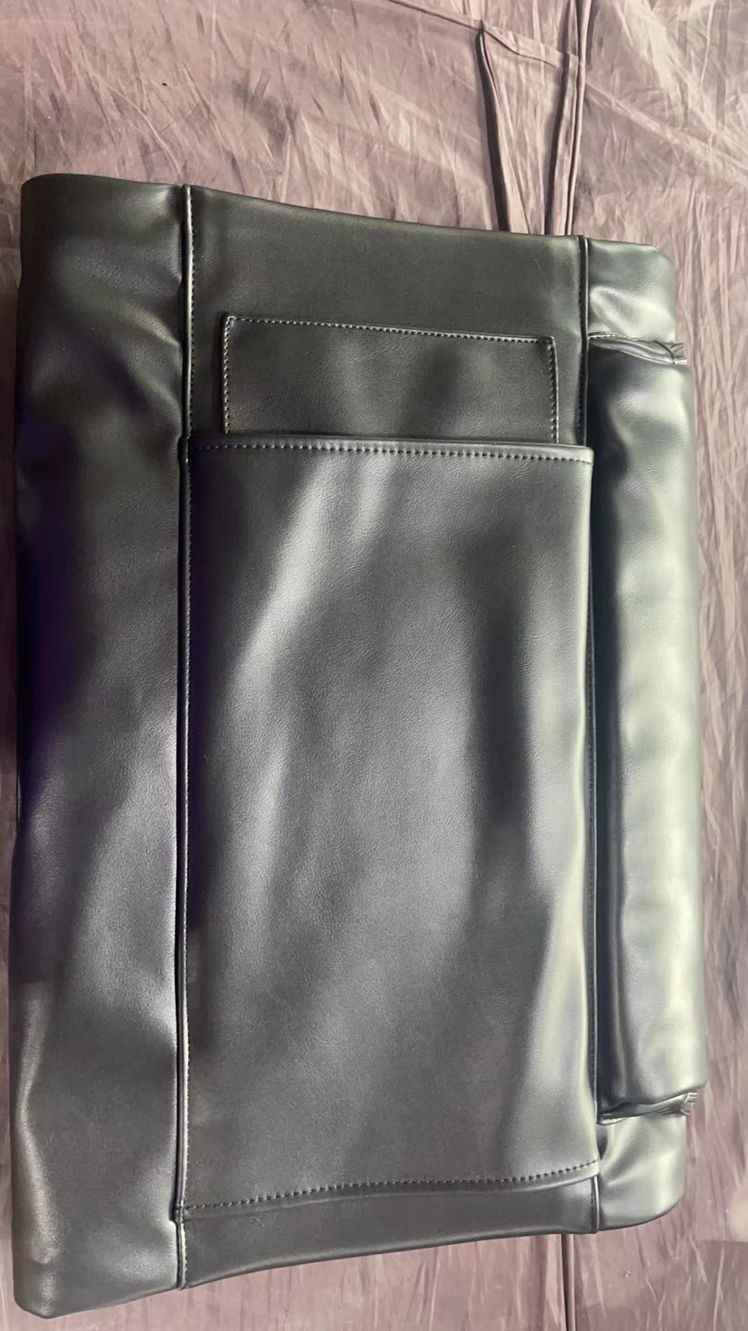 Sac de voyage d’extérieur avec roulettes.